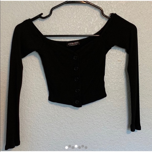 Black off the shoulder long sleeve cropped shirt - Picture 2 of 3